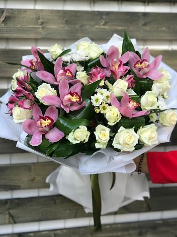 Букет цветов из: Розы и Хризантемы в Юрла