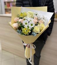 Букет цветов из:  Альстромерии, Розы и Хризантемы в Юрла