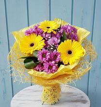Букет цветов из:  Хризантемы и Герберы в Юрла