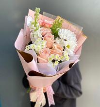 Букет цветов из:  Хризантемы и Розы в Юрла