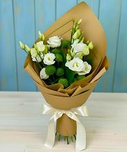 Букет цветов из:  Хризантемы и Лизиантусы в Юрла