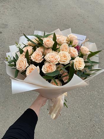 Букет Кремовые розы Латте в Юрла