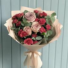 Букет цветов из:  Гвоздики и Розы в Юрла