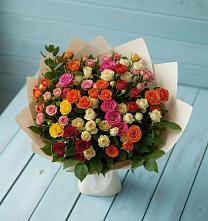Букет Микс из разноцветных кустовых роз в Юрла