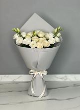 Букет цветов из:  Розы и Лизиантусы в Юрла